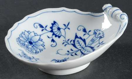 Blue Onion ("Sword" Backstamp) 4" Shell Shaped Dish