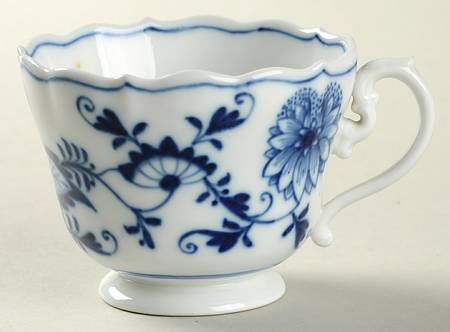 Blue Onion ("Sword" Backstamp) Footed Cup