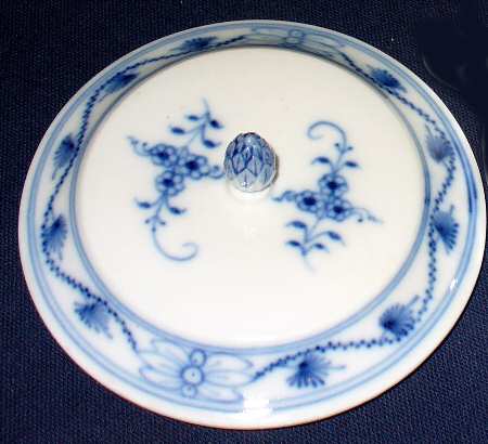 Blue Onion ("Sword" Backstamp) Lid for Gravy Boat