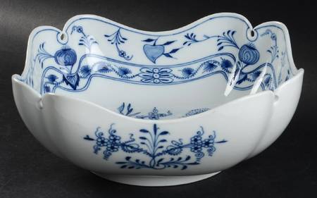 Blue Onion ("Sword" Backstamp) 9" Square Salad Serving Bowl