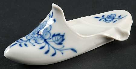 Blue Onion ("Sword" Backstamp) Shoe