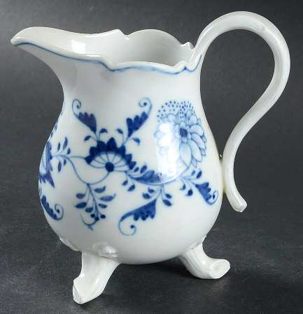 Blue Onion ("Sword" Backstamp) Footed Creamer