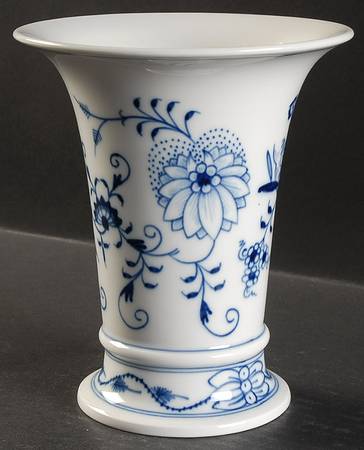 Blue Onion ("Sword" Backstamp) 6" Vase