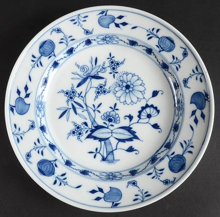 Blue Onion ("Sword" Backstamp) Dinner Plate