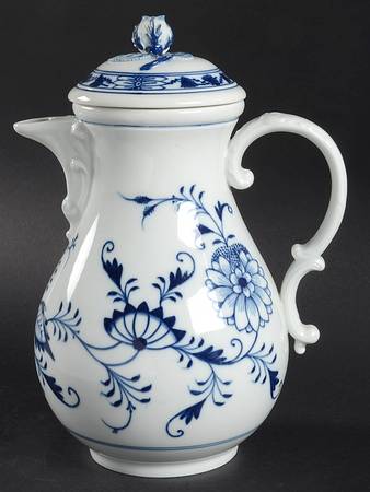 Blue Onion ("Sword" Backstamp) Coffee Pot & Lid