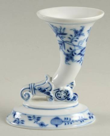 Blue Onion ("Sword" Backstamp) 4" Vase