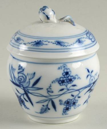 Blue Onion ("Sword" Backstamp) Sugar Box & Lid