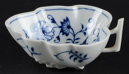 Blue Onion ("Sword" Backstamp) Salt Cellar