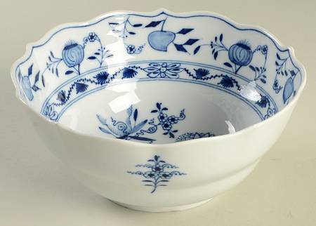 Blue Onion ("Sword" Backstamp) 7" Round Vegetable Bowl