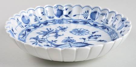 Blue Onion ("Sword" Backstamp) 8" Round Fluted Bowl