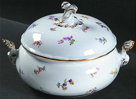 Scattered Flowers ("X" Backstamp) Round Covered Vegetable