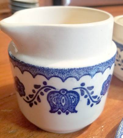 Lovebirds Creamer