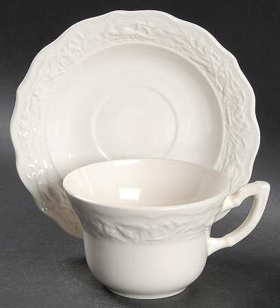 Vogue Flat Cup & Saucer Set