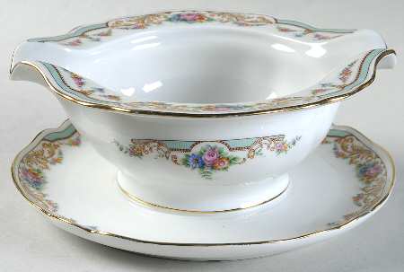 The Angus Gravy Boat with Attached Underplate