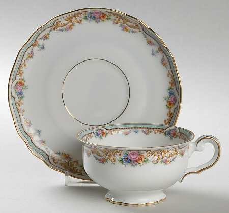 The Angus Footed Cup & Saucer Set