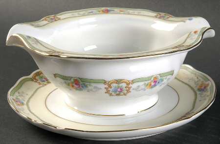 Brandon Gravy Boat with Attached Underplate