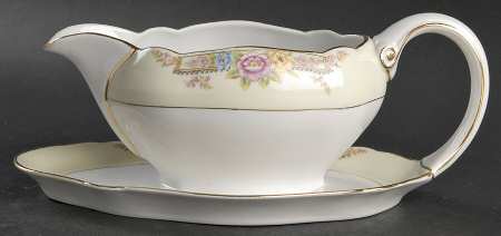 The Camden Gravy Boat with Attached Underplate