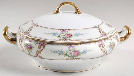 The Empress Round Covered Vegetable