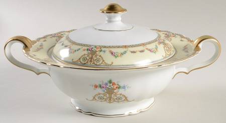 Lakewood Round Covered Vegetable