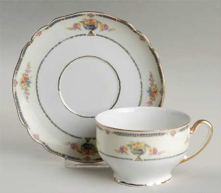 Locarno Oversized Cup & Saucer Set