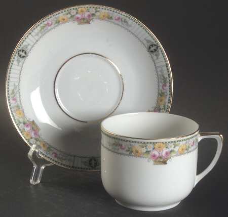 Montrose Oversized Cup & Saucer Set