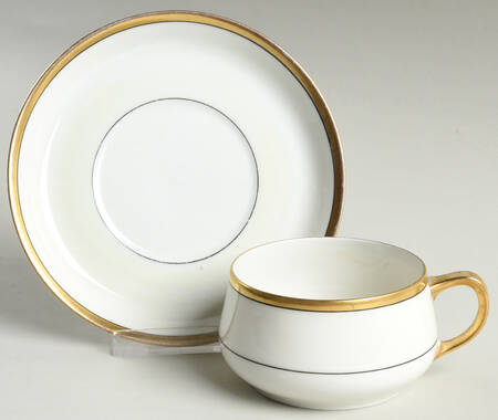 MUE10 Flat Cup & Saucer Set