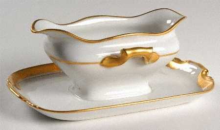 MUE11 Gravy Boat with Attached Underplate