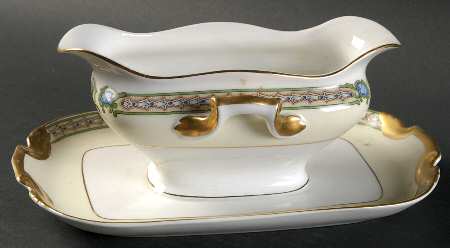 MUE15 Gravy Boat with Attached Underplate