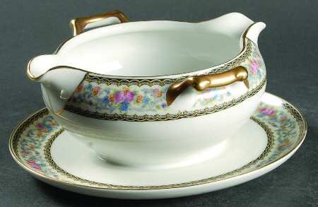 MUE16 Gravy Boat with Attached Underplate