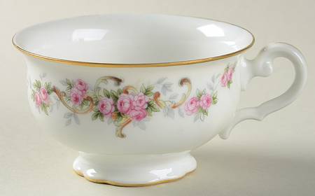 MUE3 Footed Cup
