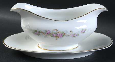 MUE39 Gravy Boat with Attached Underplate