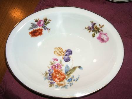 MUE7 10" Oval Vegetable Bowl