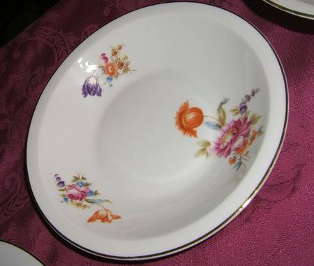 MUE7 Rim Fruit/Dessert (Sauce) Bowl