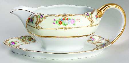 The Newport Gravy Boat with Attached Underplate