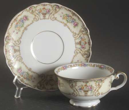 The Stirling Footed Cup & Saucer Set