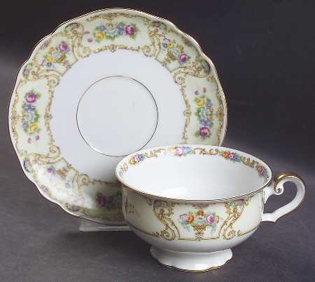 The Stirling Footed Cup & Saucer Set