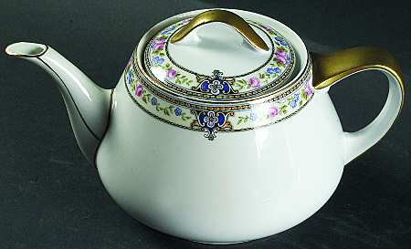 The Turin Teapot & Lid