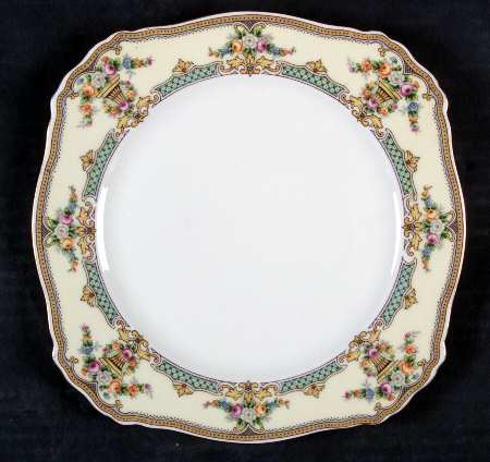 The Wakefield Square Luncheon Plate