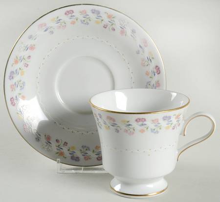 Jacquard Footed Cup & Saucer Set