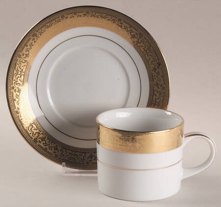 Magnificence Flat Cup & Saucer Set