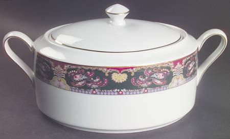Royal Paisley Oval Covered Vegetable