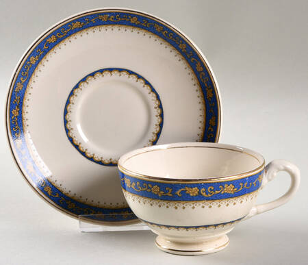 5681 Footed Cup & Saucer Set