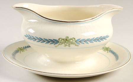 Athens Gravy Boat with Attached Underplate