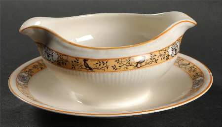 Birdette Gravy Boat with Attached Underplate