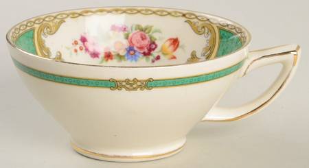 The Bouquet Green Footed Cup