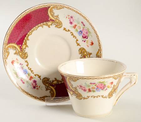 The Bouquet Maroon Flat Cup & Saucer Set