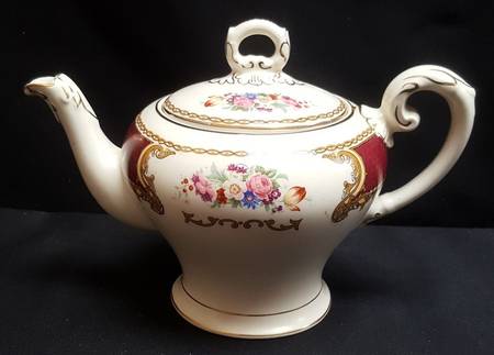 The Bouquet Maroon Small Teapot & Lid