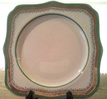 The Crowning Green Square Salad Plate