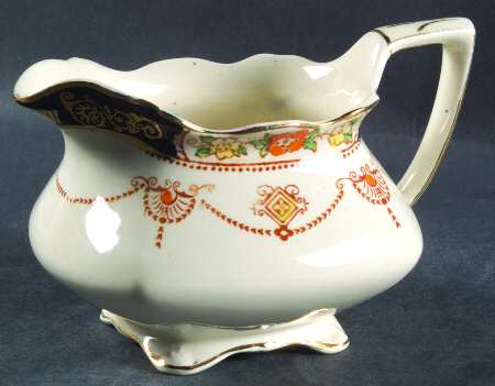 Derby Creamer