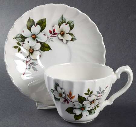 Dogwood Flat Cup & Saucer Set